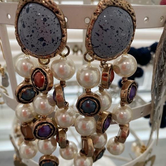 Uterque Jewelry - Uterque colorful pearl drop earrings